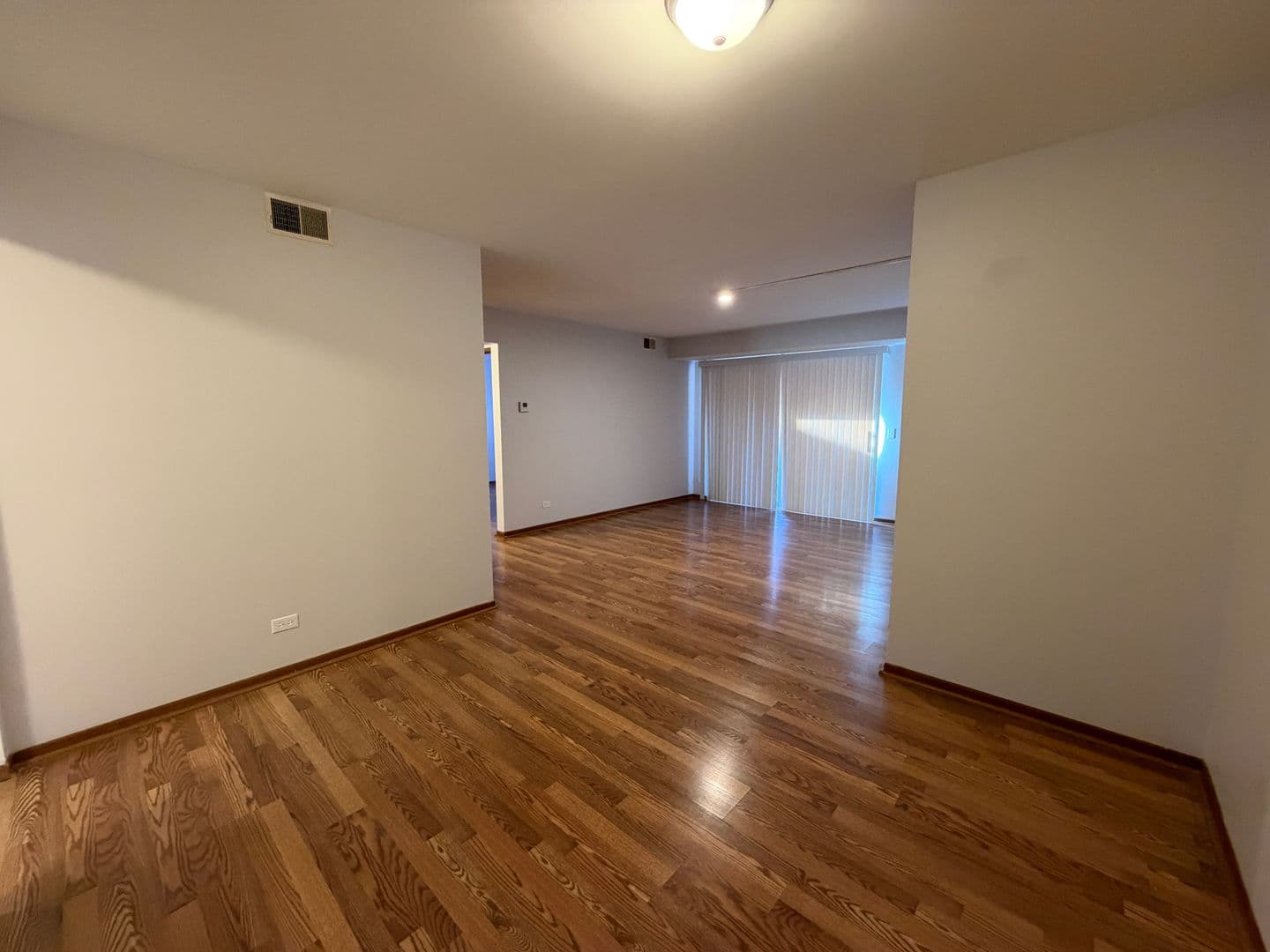 Des Plaines Apartment: 493 Leslie Ct Apt 102