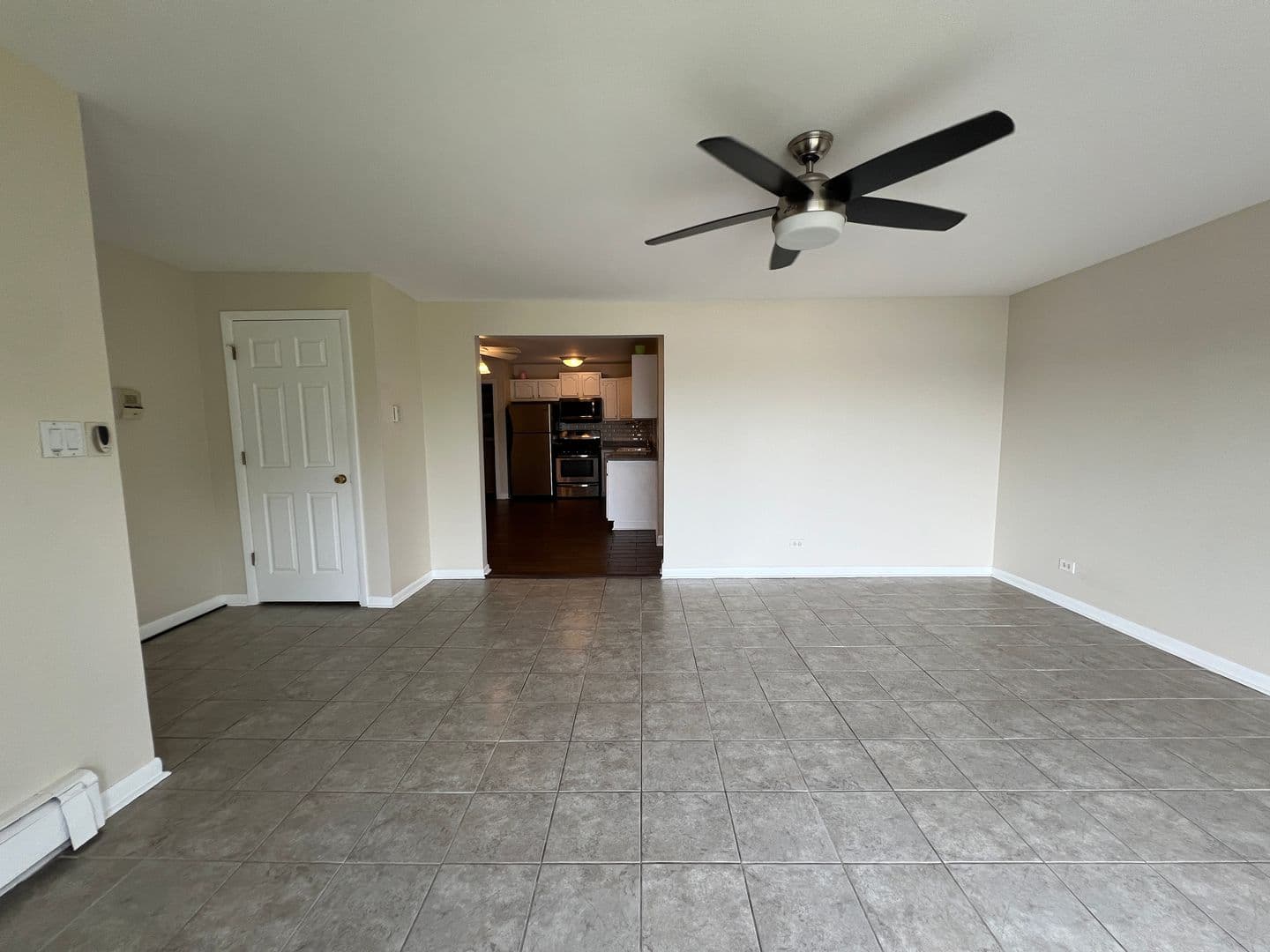 La Grange House: 355 Bluff Ave