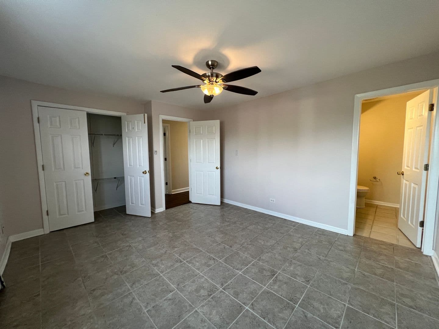 La Grange House: 355 Bluff Ave