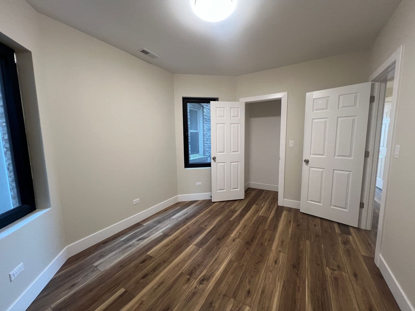 Chicago Apartment: 4434 W Monroe St