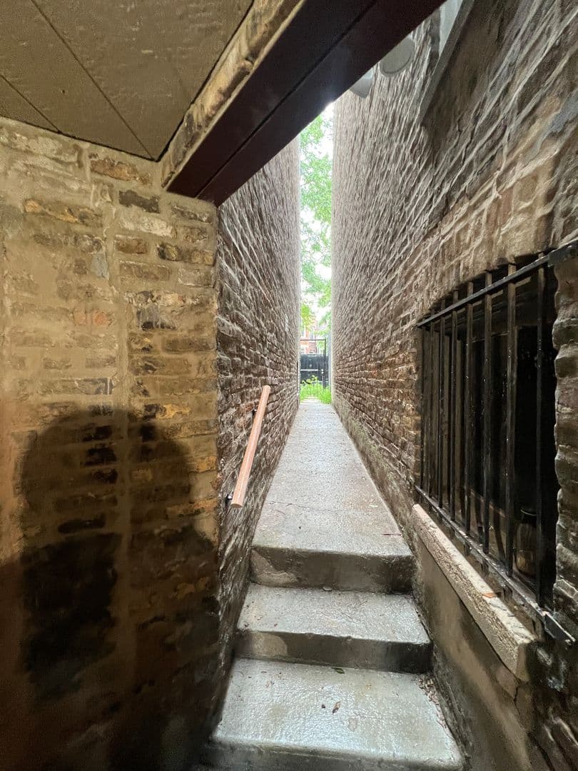 Chicago Apartment: 4434 W Monroe St