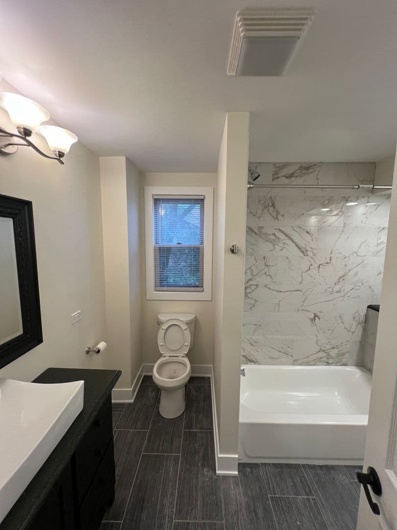 Lansing House: 3427 Lake St