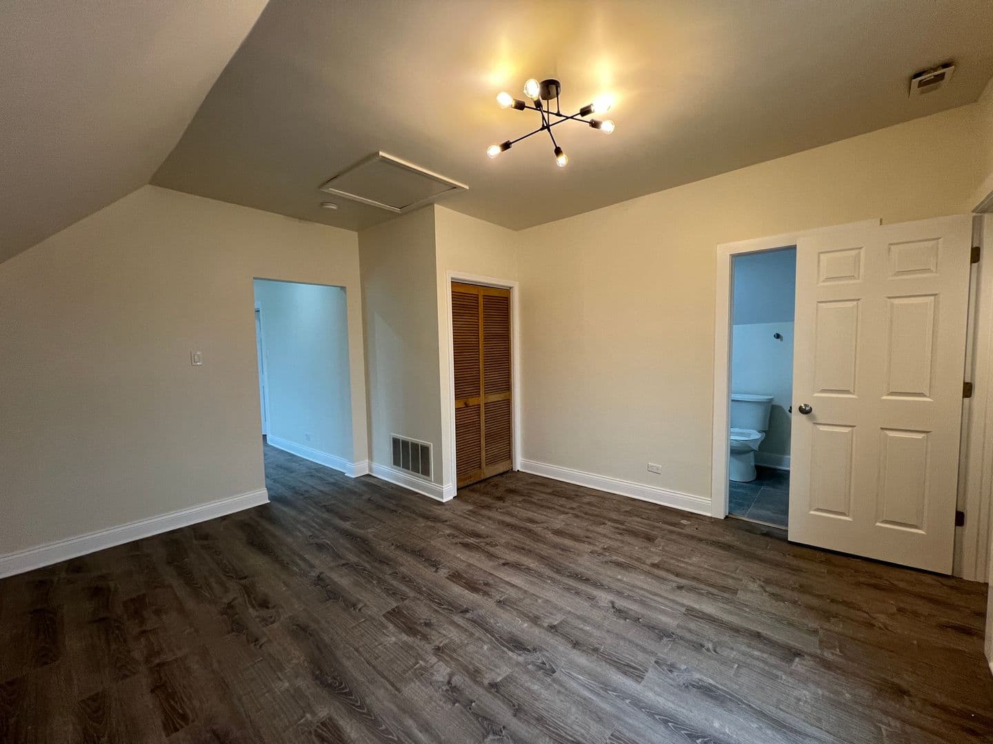 Lansing House: 3427 Lake St