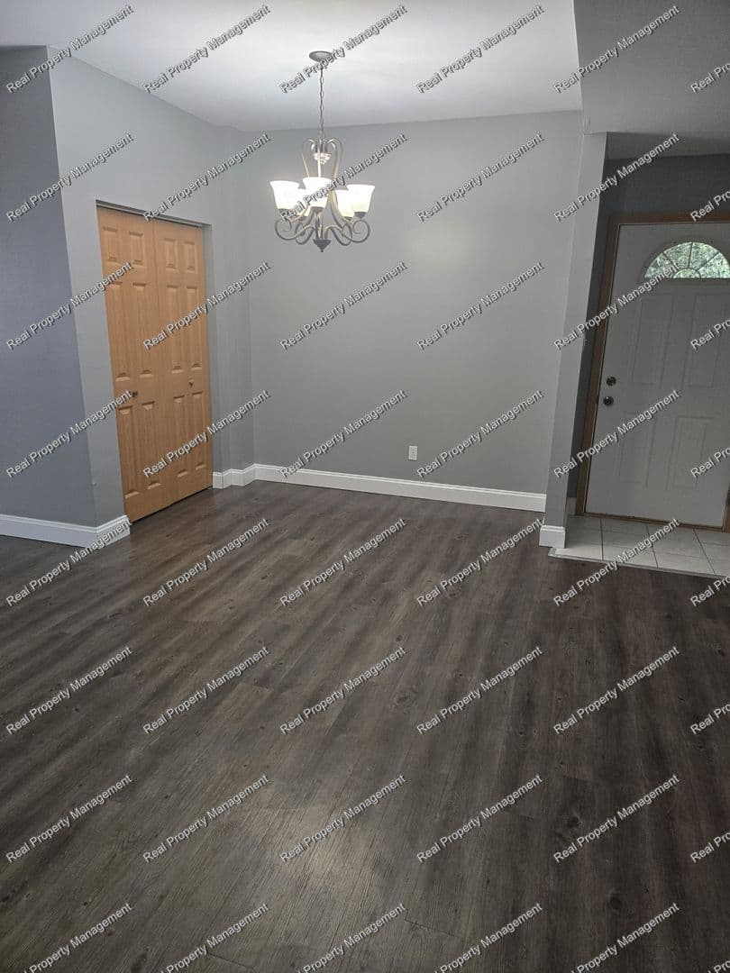 Crown Point House: 10706 Pike Street
