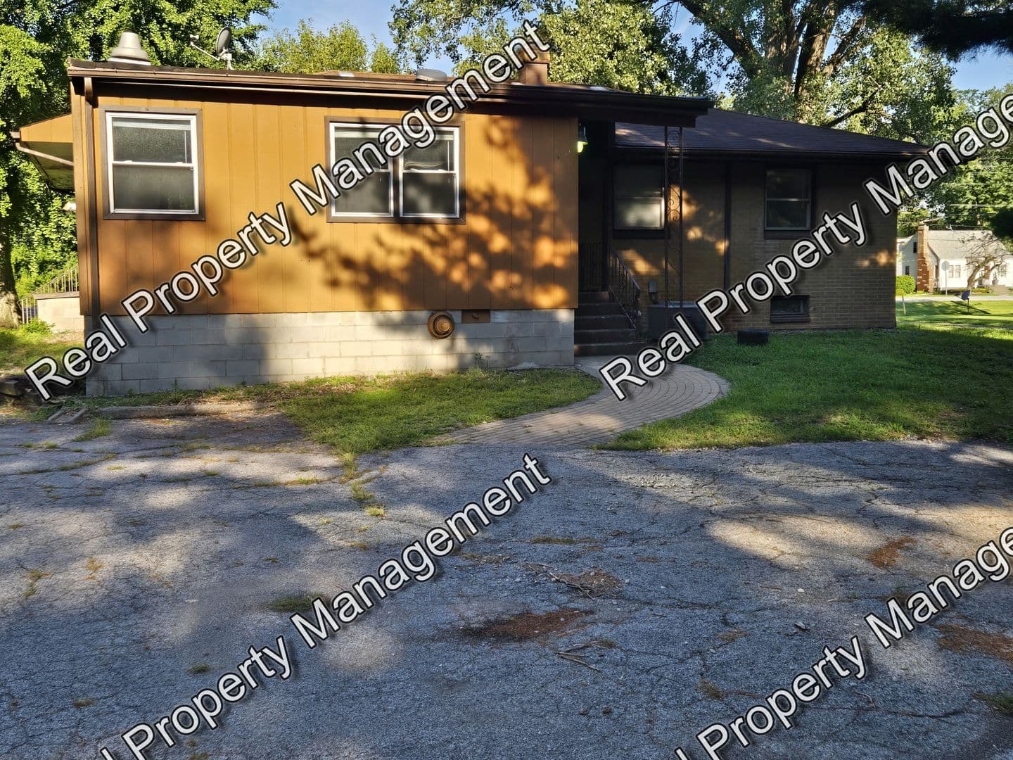 Merrillville House: 7707 Taft St.
