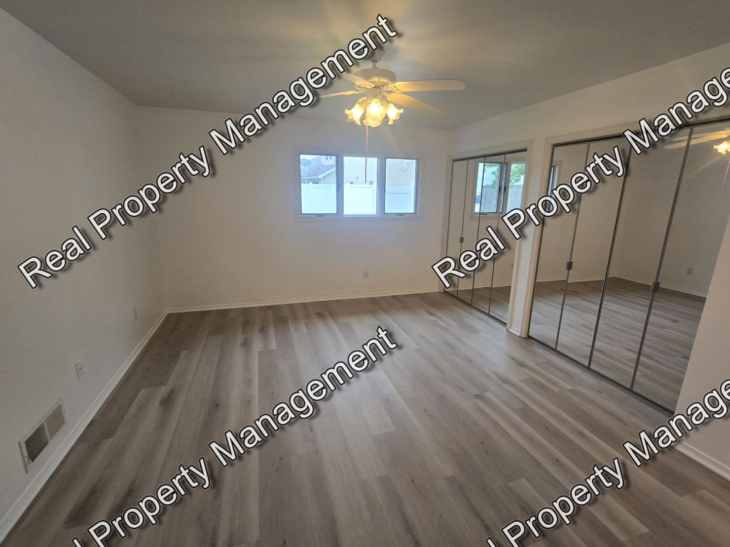 Schererville House: 823 Spruce Ln.