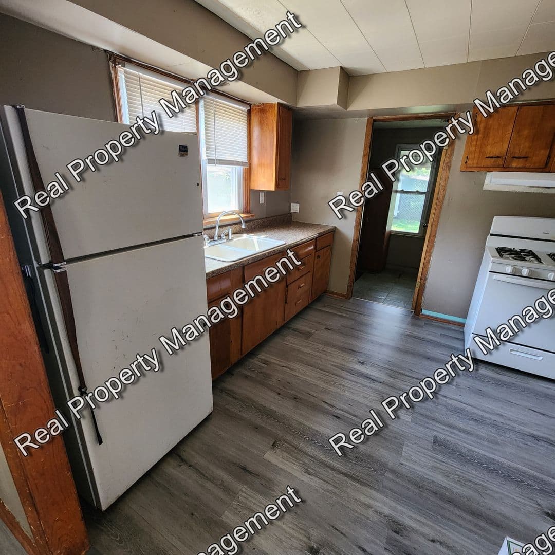 Hammond House: 7428 McCook Avenue