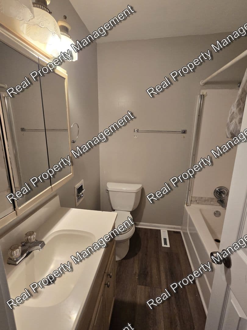 Merrillville House: 7707 Taft St.