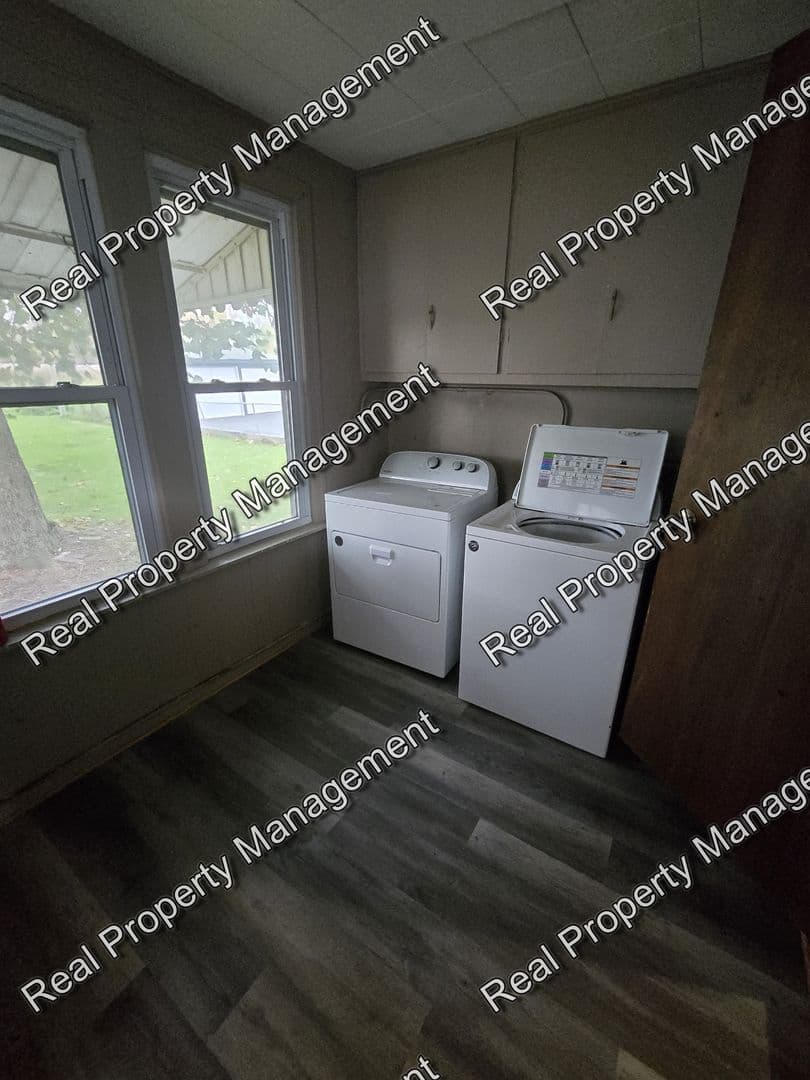 Hammond House: 7428 McCook Avenue