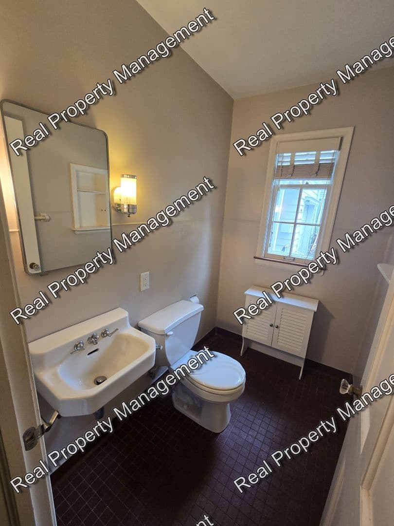 Crown Point House: 141 N. Grant Street