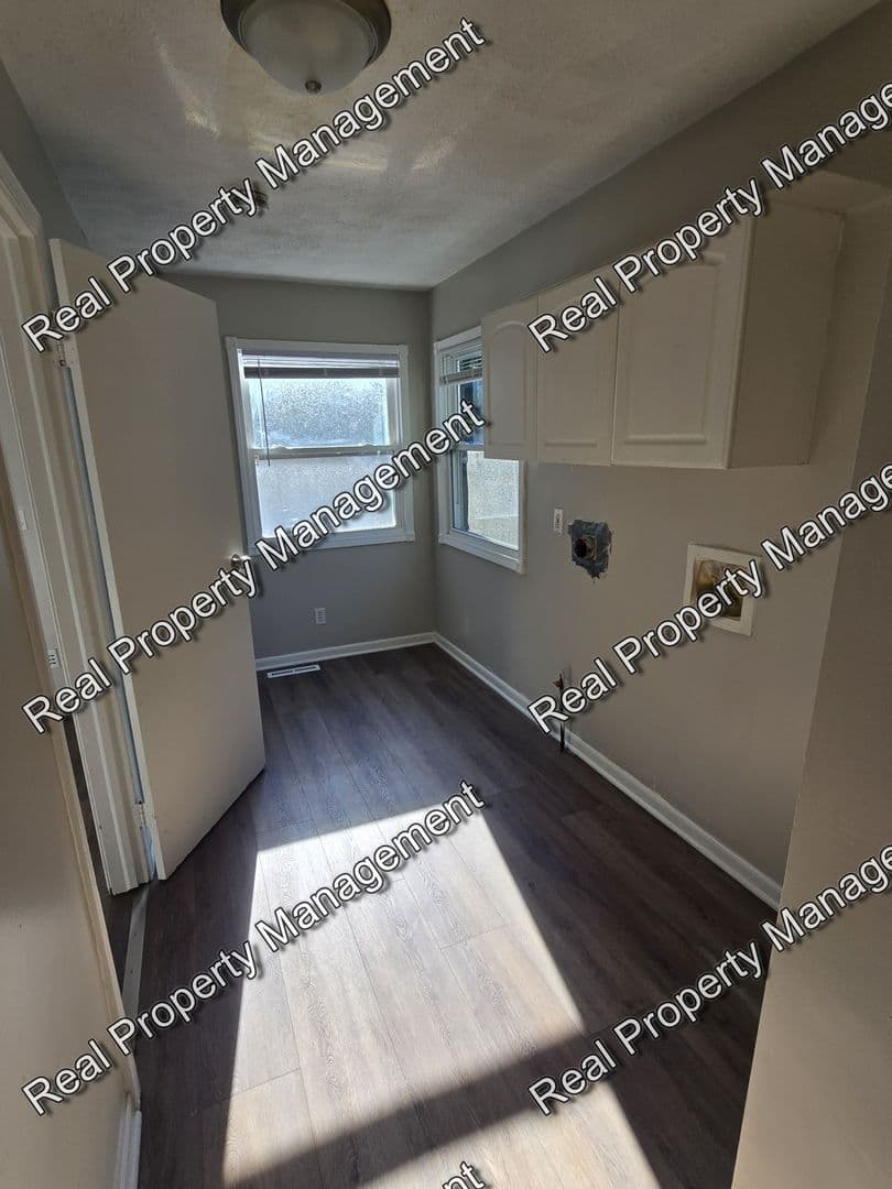 Merrillville House: 7707 Taft St.