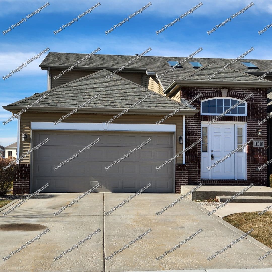 Winfield House: 11218 Pike Place