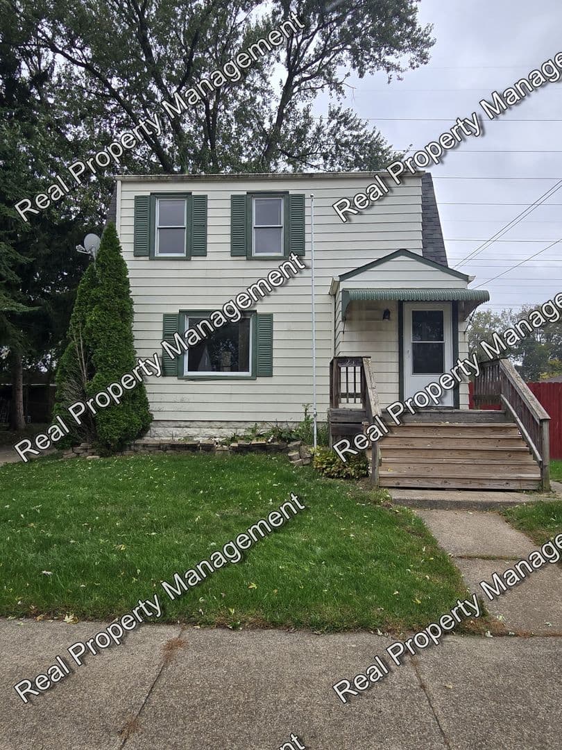Hammond House: 7230 McCook Ave