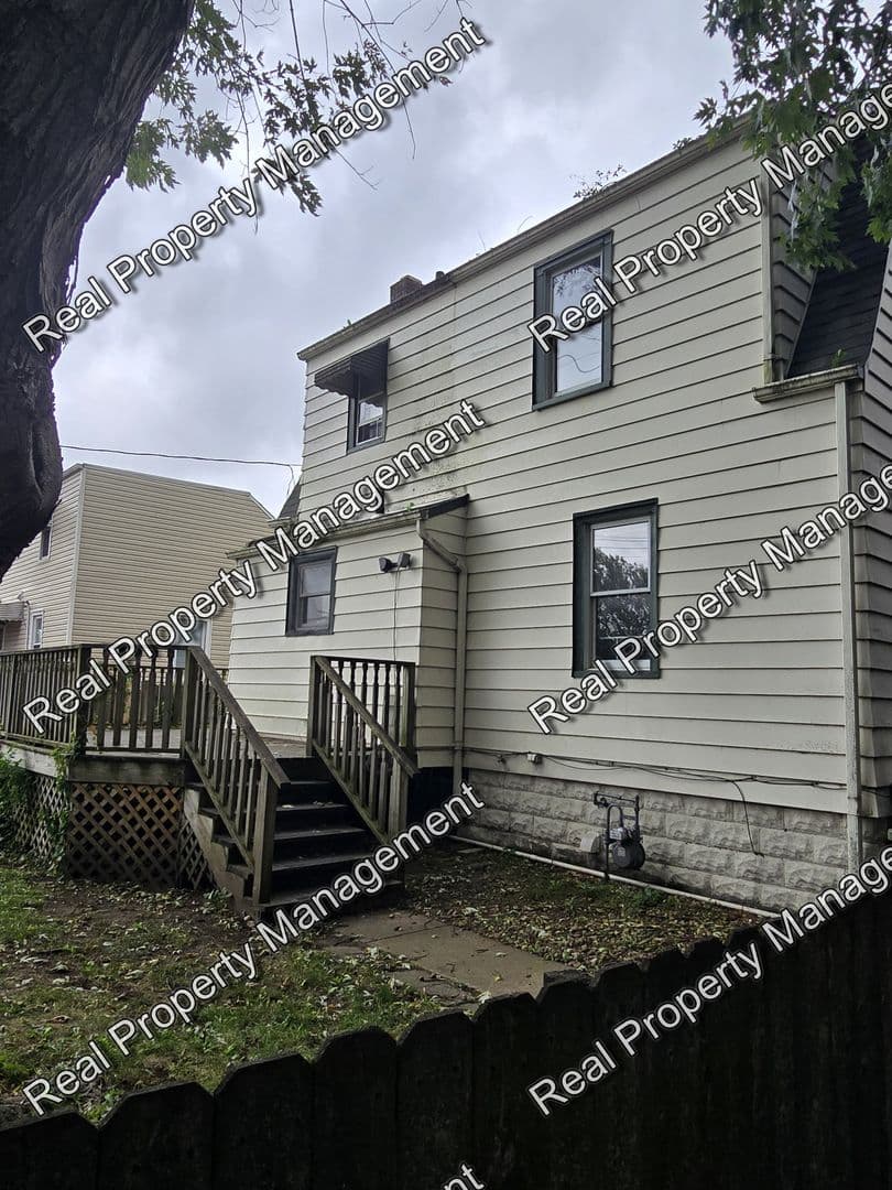 Hammond House: 7230 McCook Ave