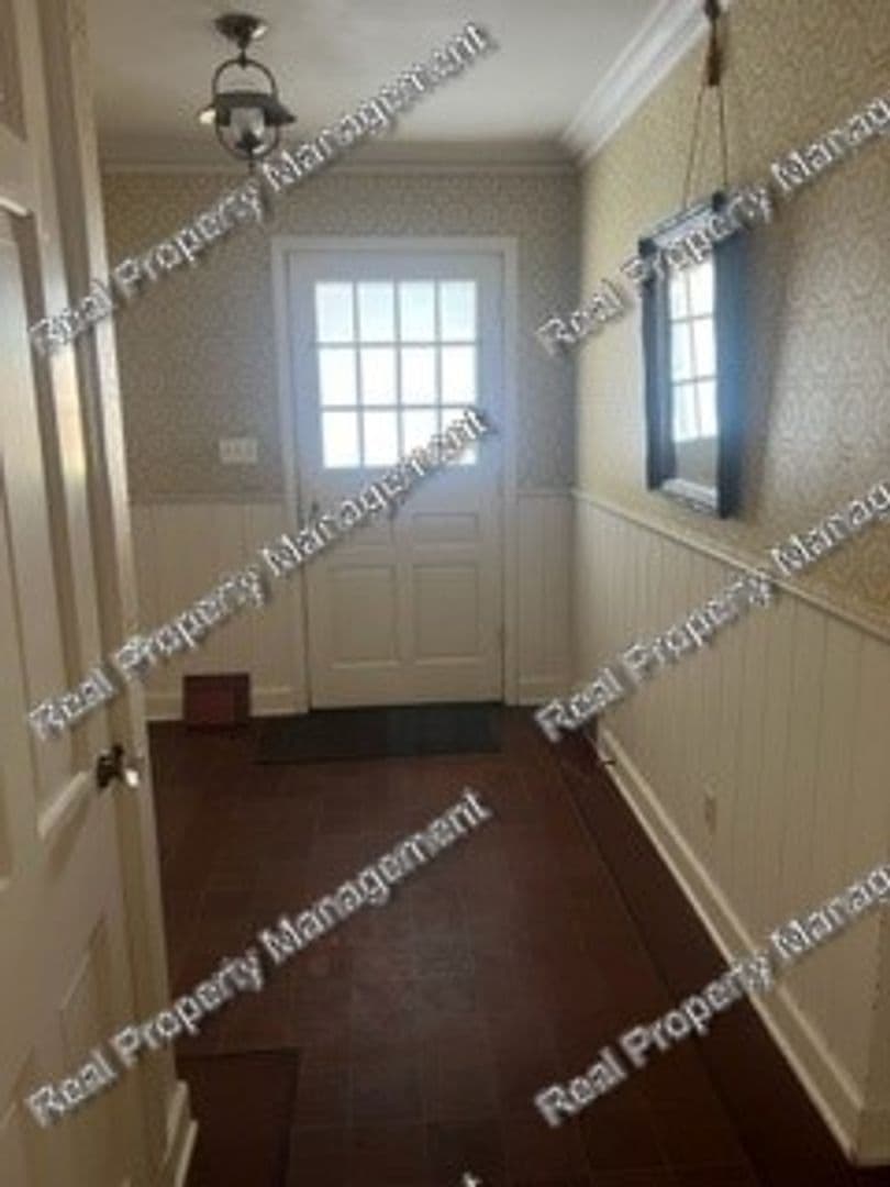 Crown Point House: 141 N. Grant Street