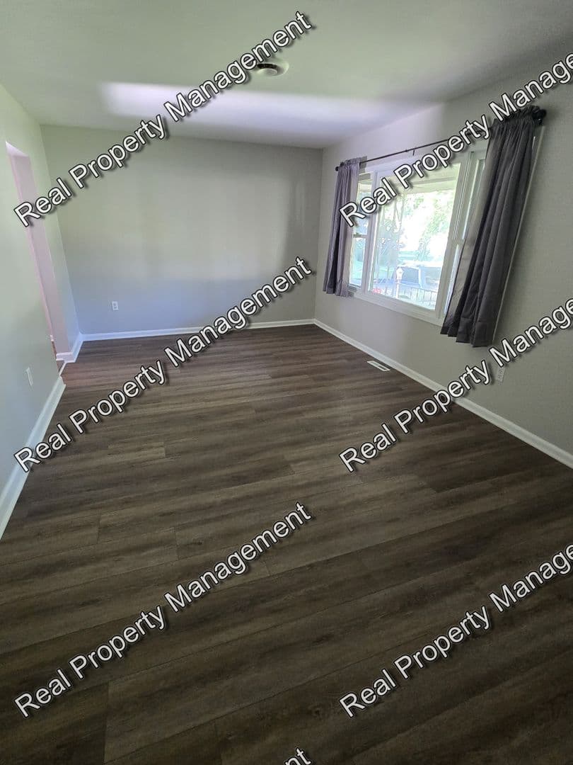Merrillville House: 7707 Taft St.