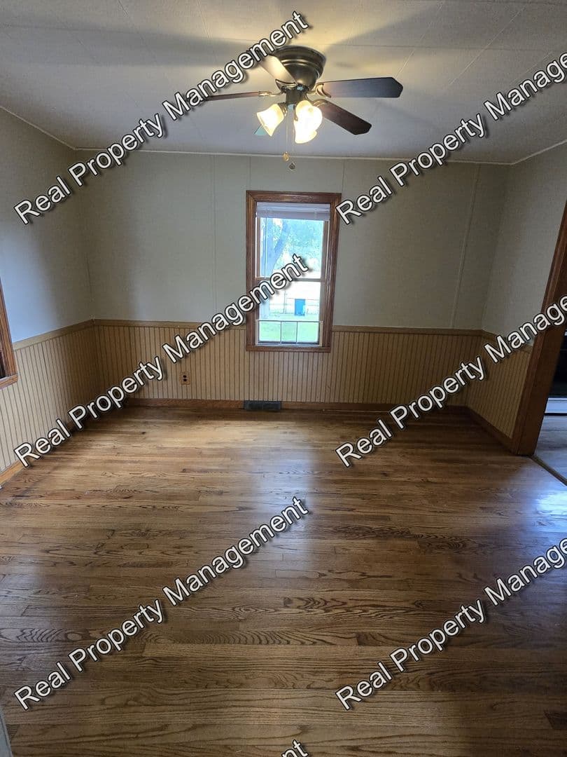 Hammond House: 7230 McCook Ave