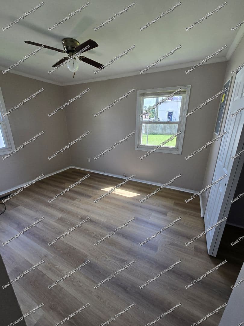 Merrillville House: 3733 W. 80th Ave