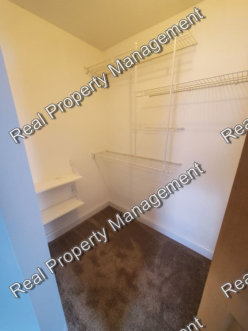Crown Point House: 10706 Pike Street
