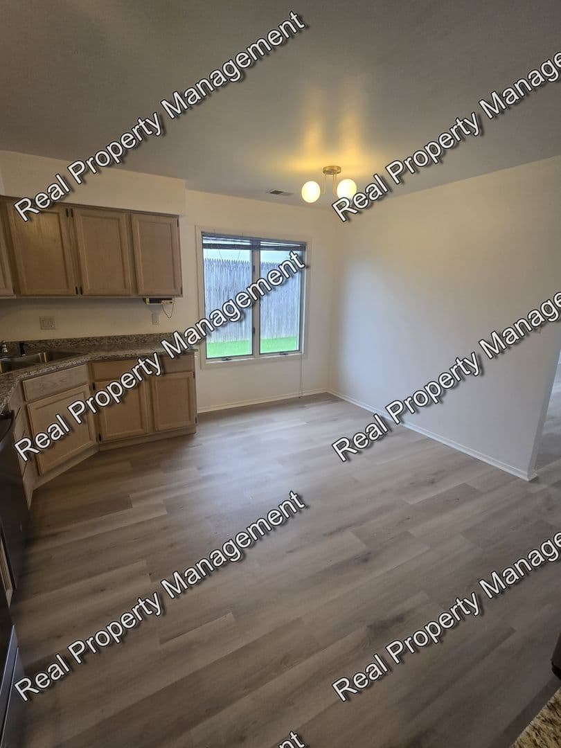 Schererville House: 823 Spruce Ln.