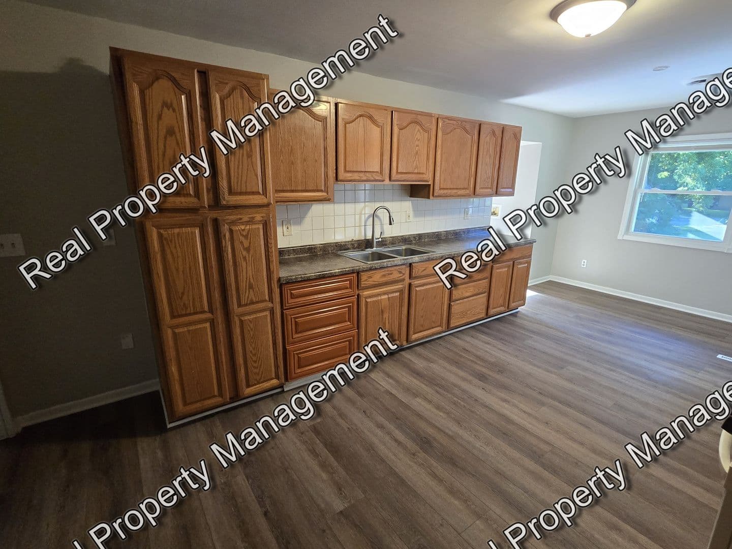 Merrillville House: 7707 Taft St.