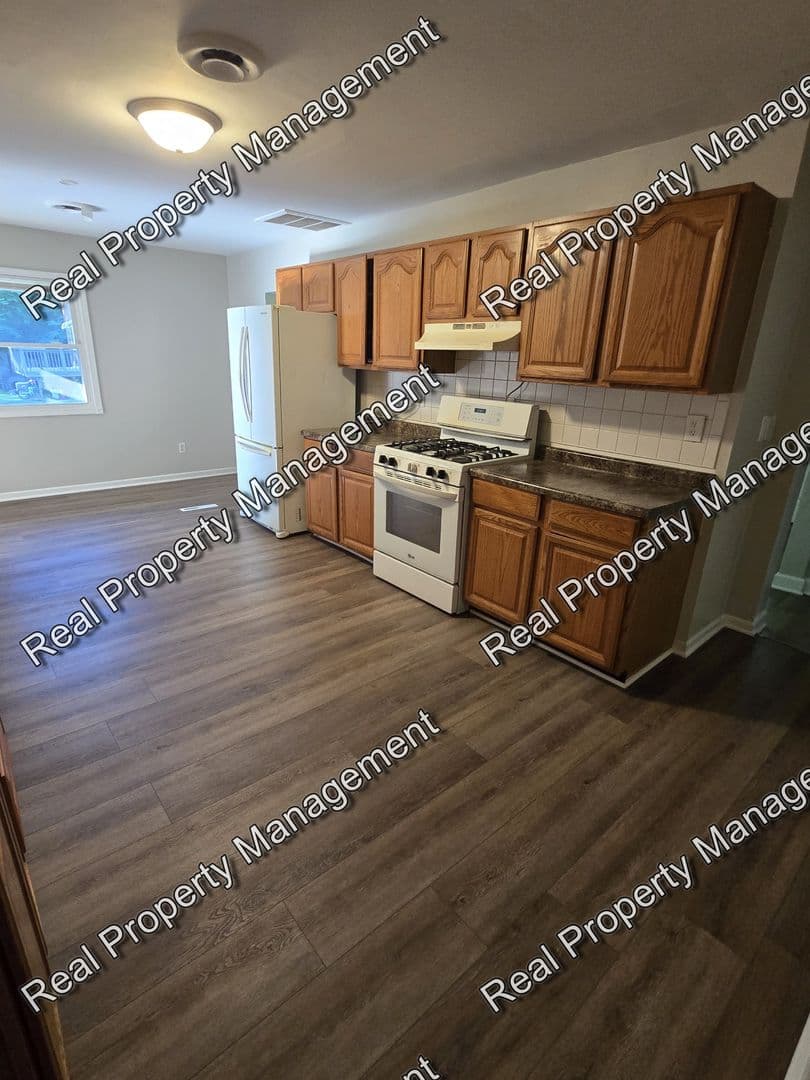 Merrillville House: 7707 Taft St.