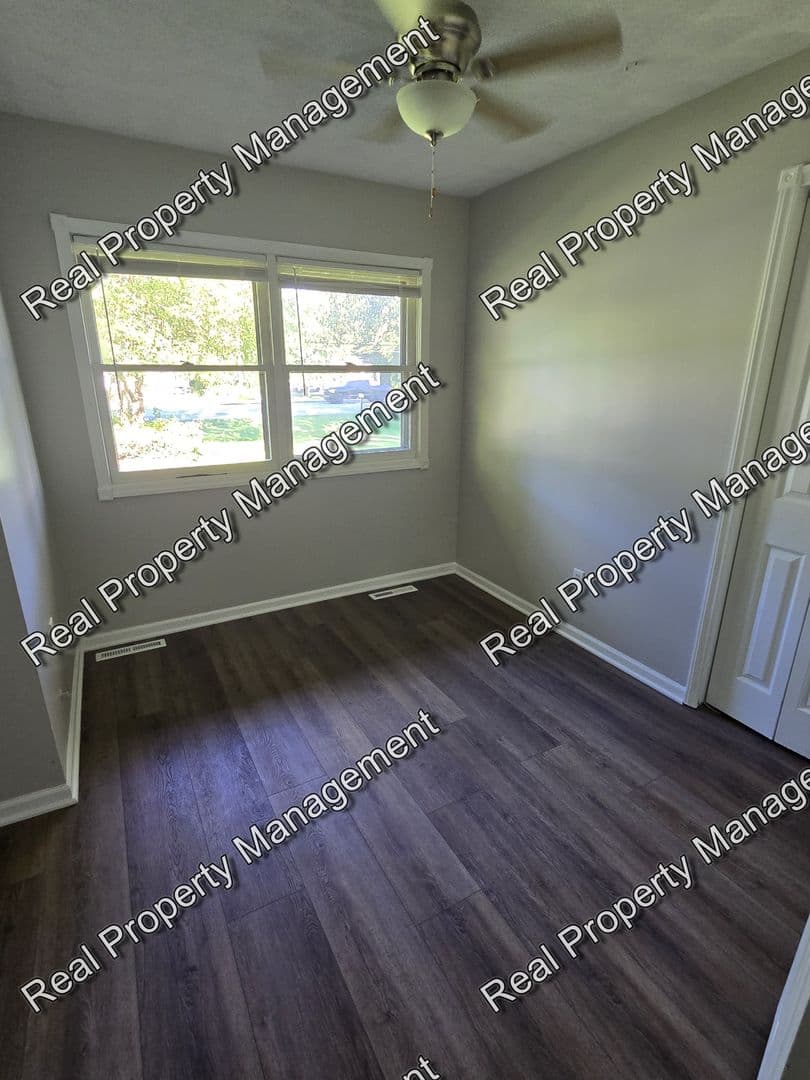 Merrillville House: 7707 Taft St.