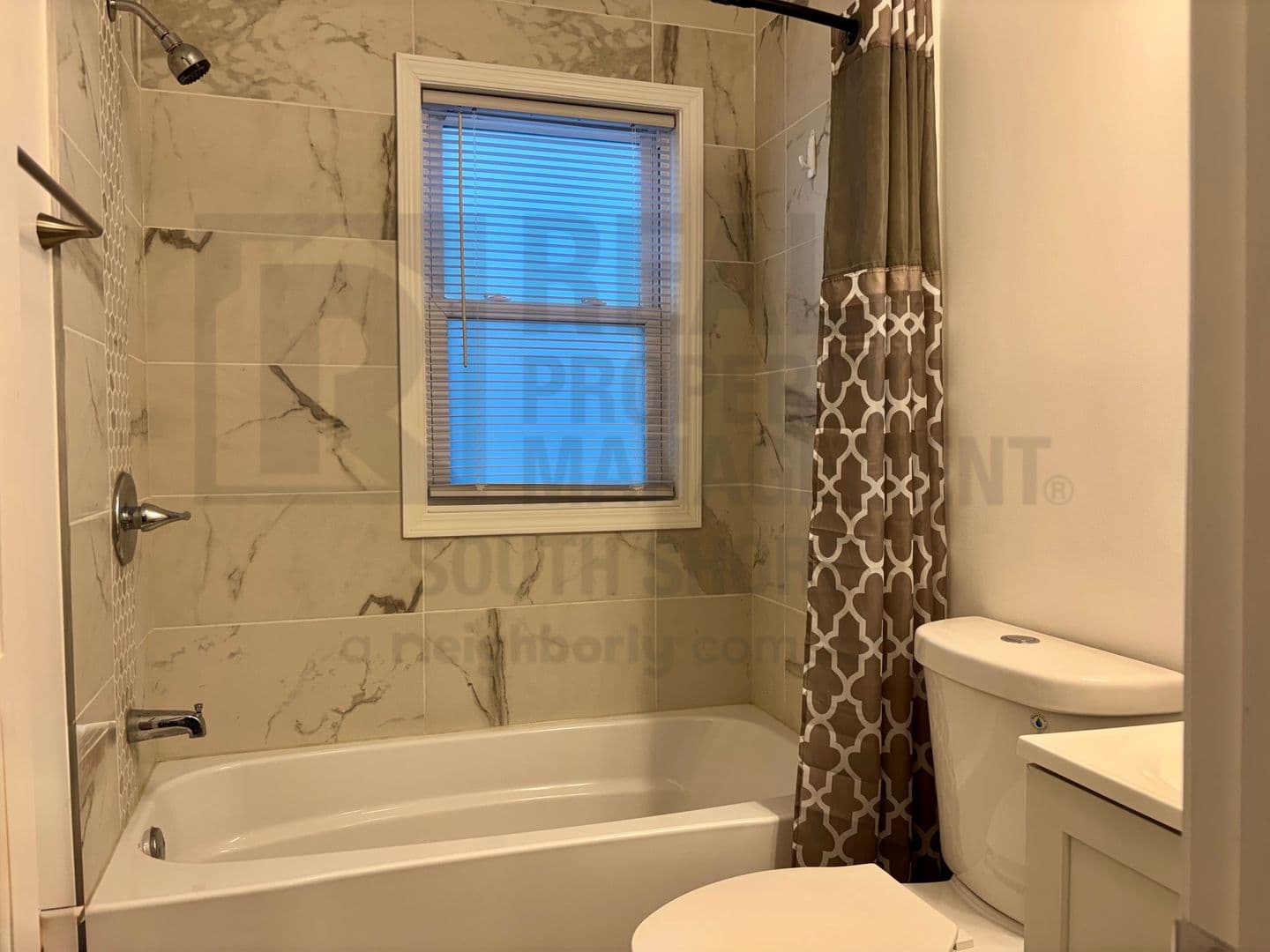 Merrillville House: 2104 East 73rd Avenue