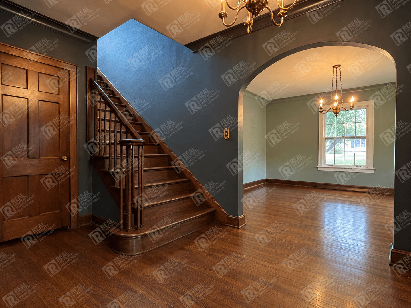 Valparaiso House: 303 Elmhurst Avenue