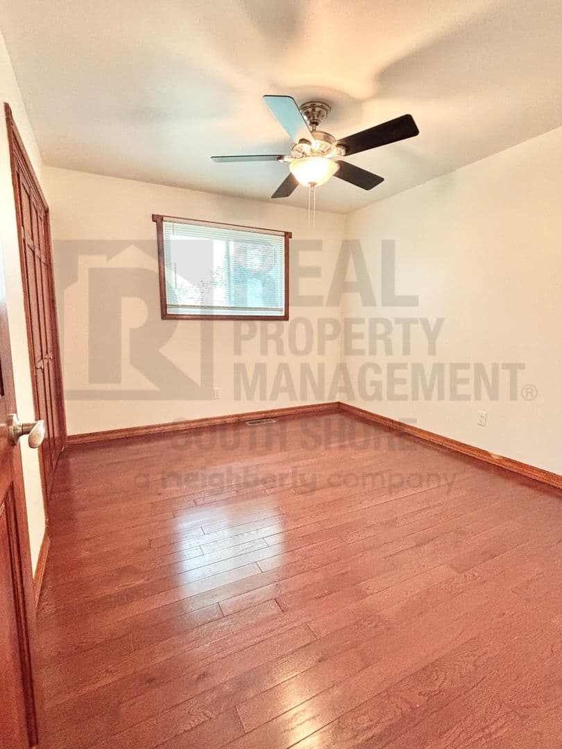 Crown Point House: 4217 Glen Oaks Drive