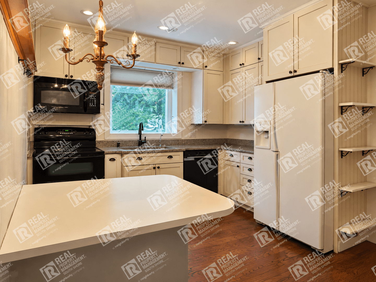 Valparaiso House: 303 Elmhurst Avenue
