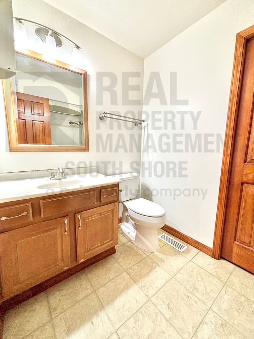 Crown Point House: 4217 Glen Oaks Drive