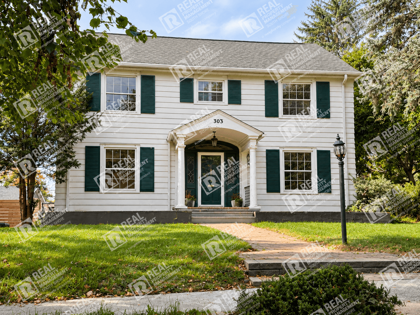Valparaiso House: 303 Elmhurst Avenue