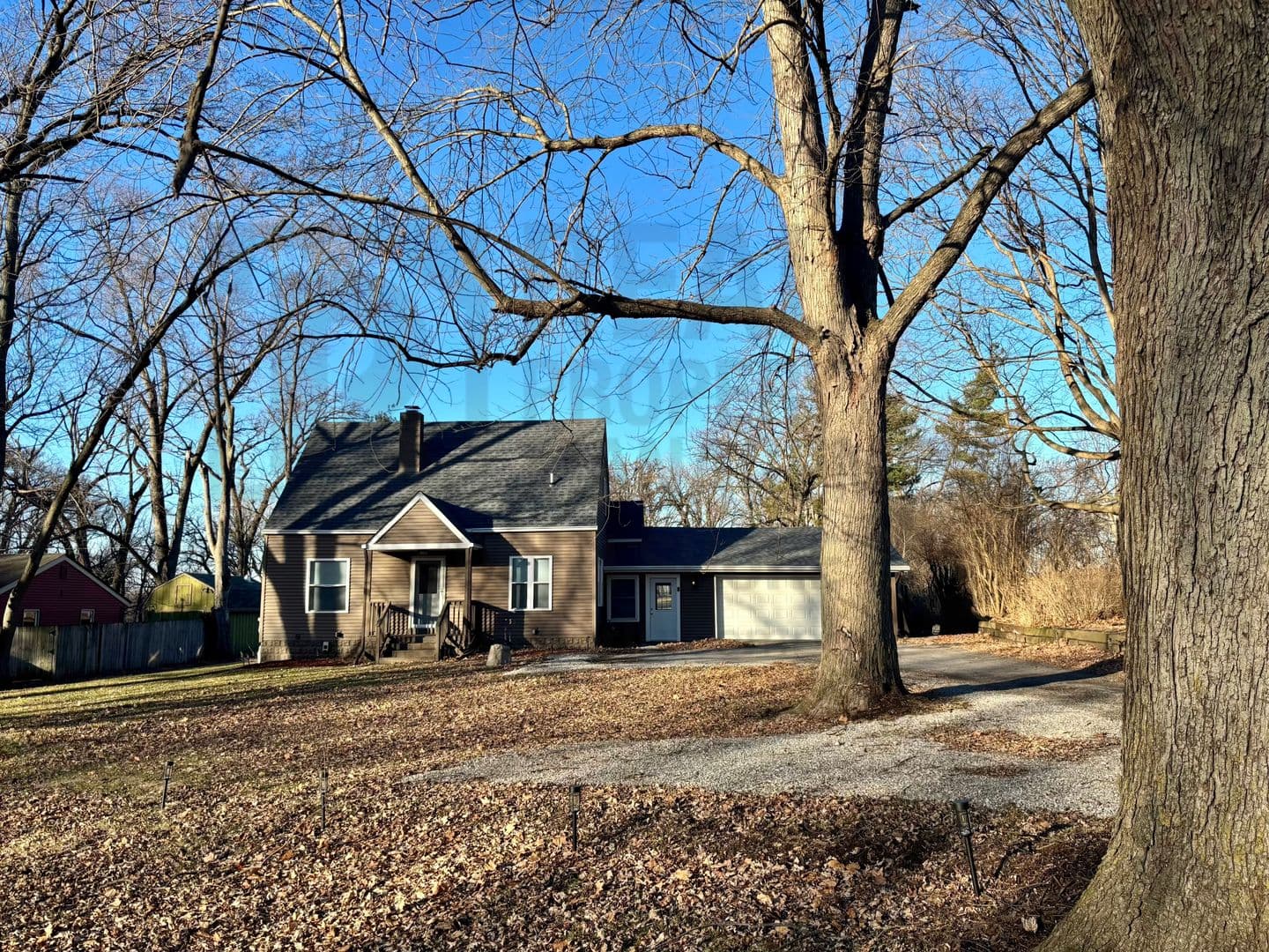 Merrillville House: 2104 East 73rd Avenue