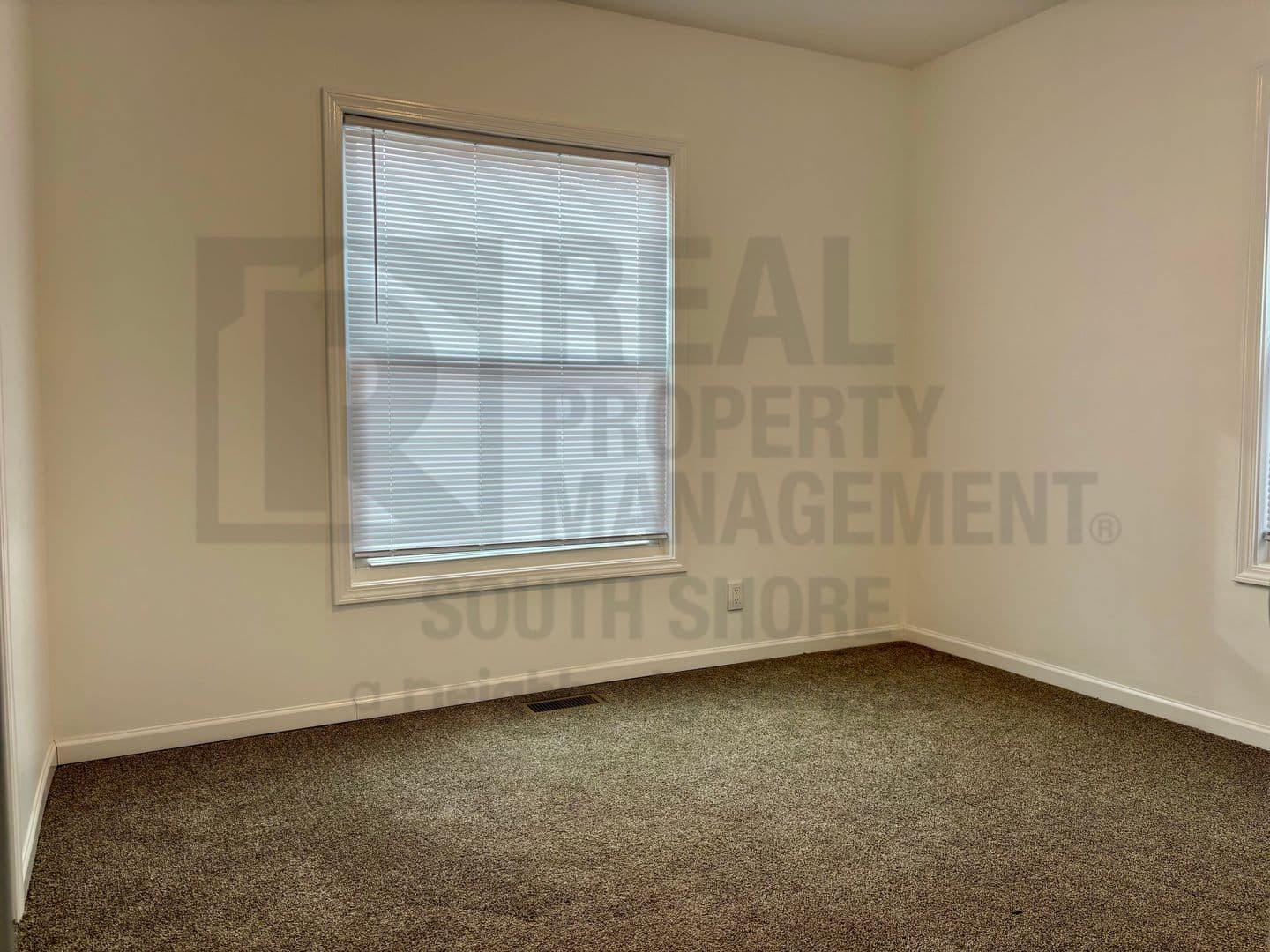 Merrillville House: 2104 East 73rd Avenue