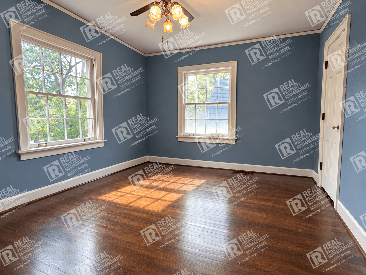 Valparaiso House: 303 Elmhurst Avenue