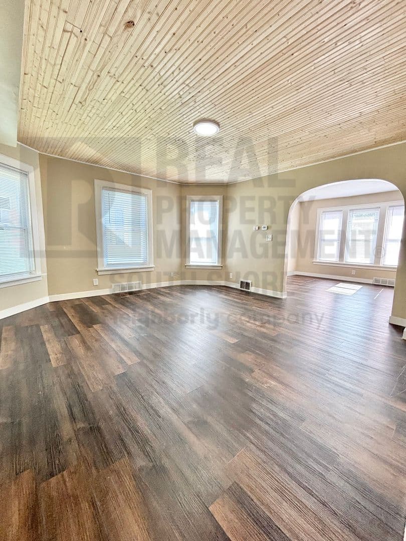 Michigan City Apartment: 1204 Manhattan St.