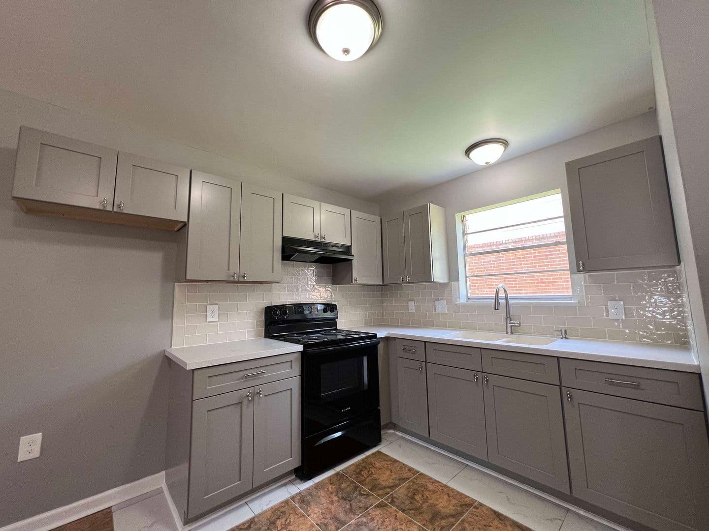 Baker Apartment: 5057 Baker Blvd