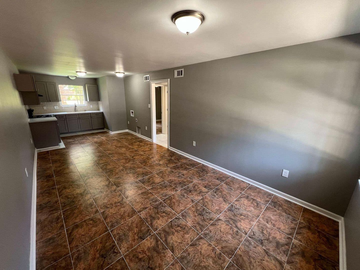 Baker Apartment: 5057 Baker Blvd
