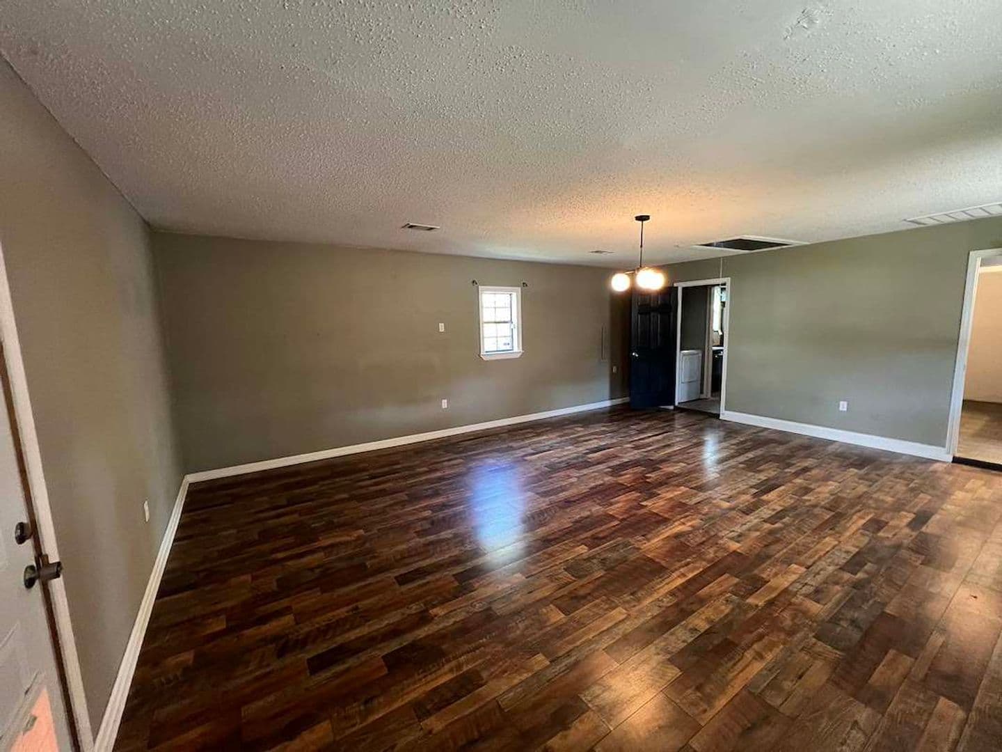 Denham Springs House: 8725 Fairoaks St