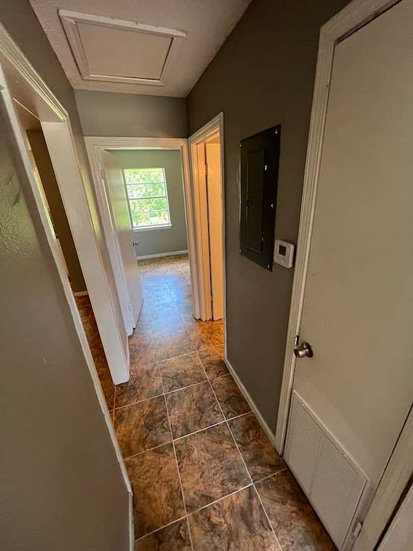 Baker Apartment: 5057 Baker Blvd