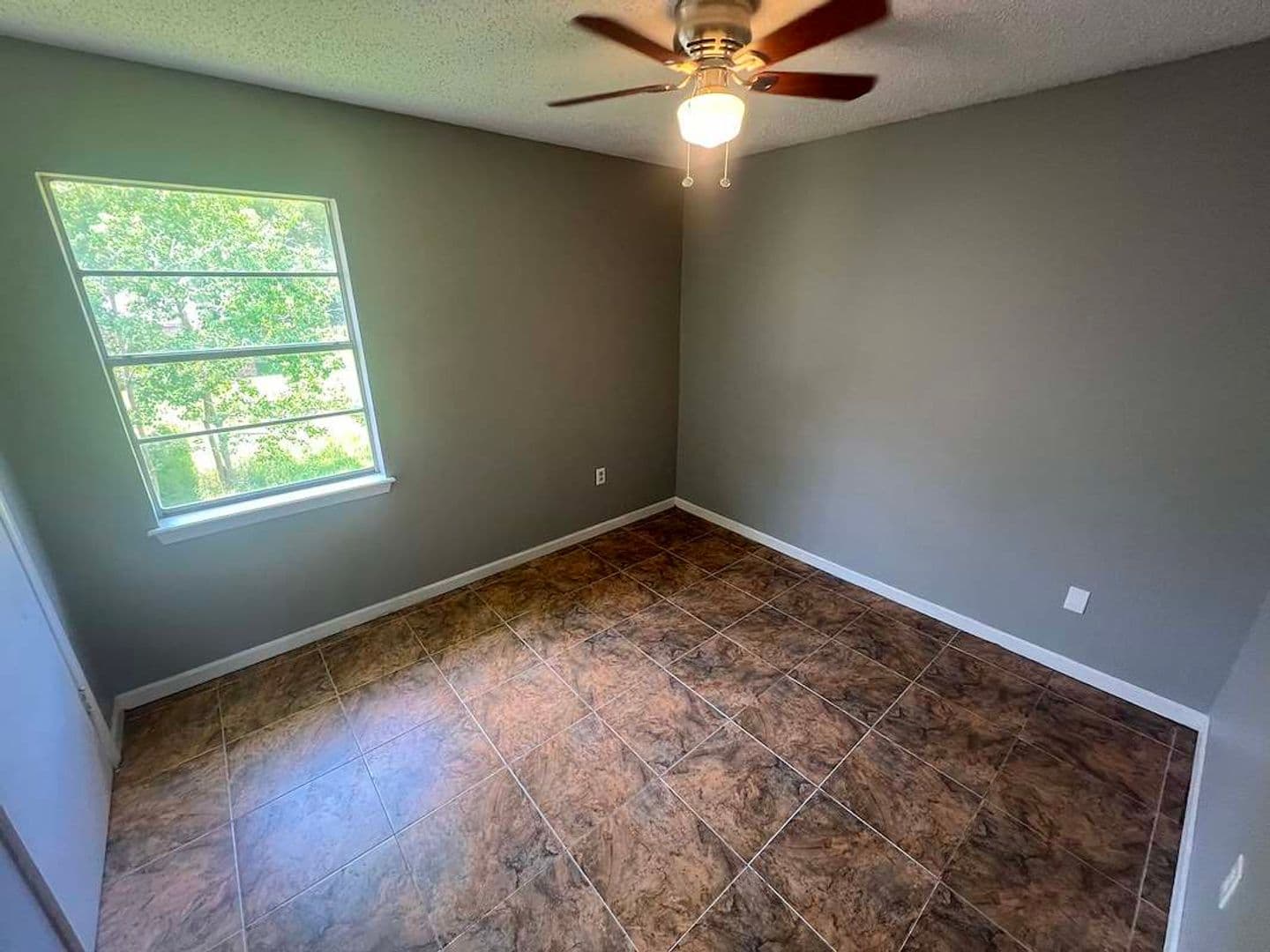 Baker Apartment: 5057 Baker Blvd