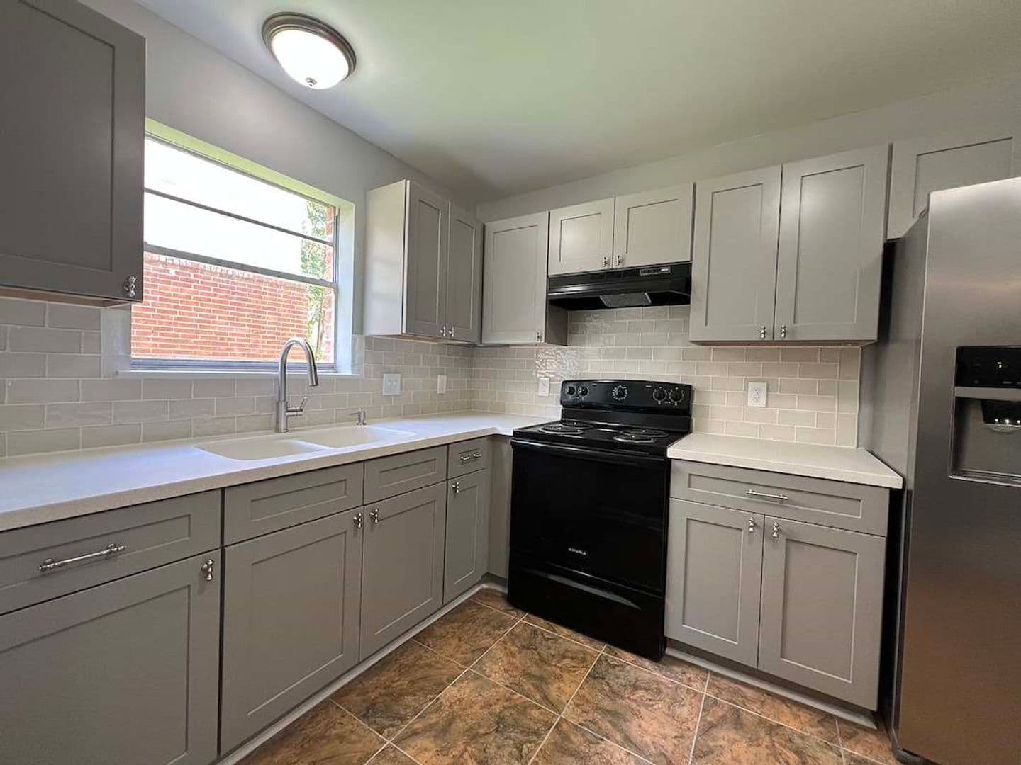 Baker Apartment: 5057 Baker Blvd