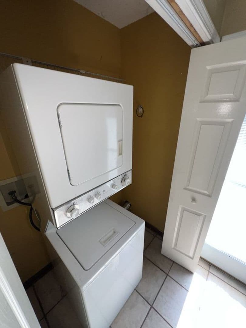 Baton Rouge Townhome: 10062 Jefferson Hwy