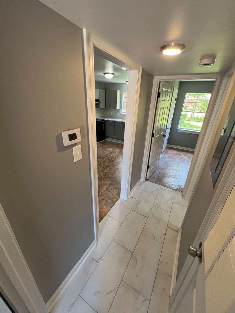 Baker Apartment: 5057 Baker Blvd