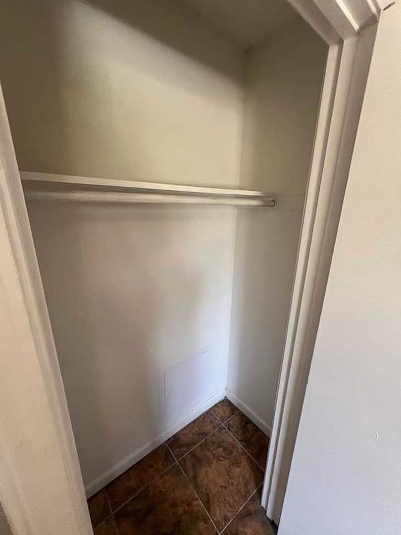 Baker Apartment: 5057 Baker Blvd