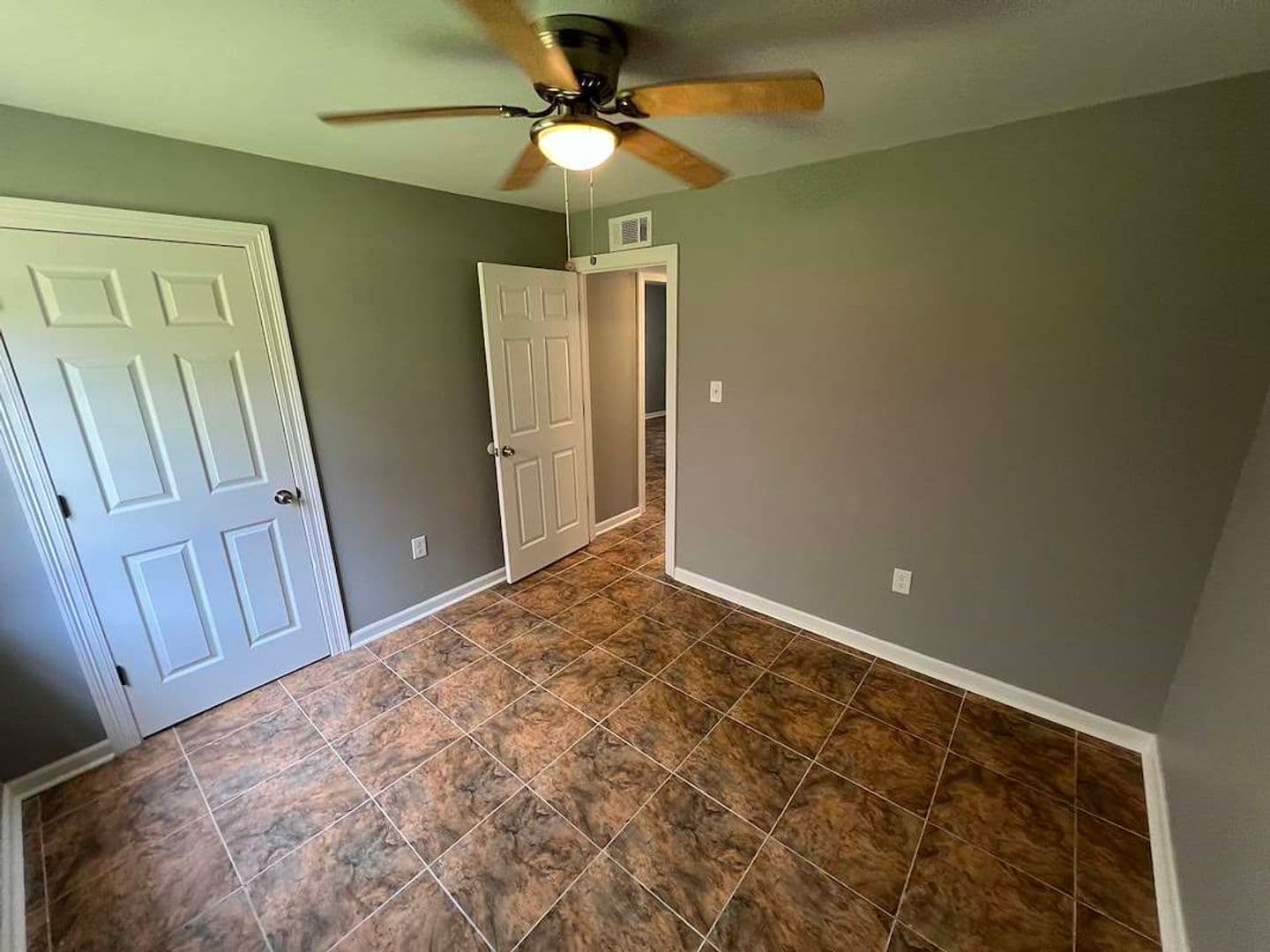 Baker Apartment: 5057 Baker Blvd