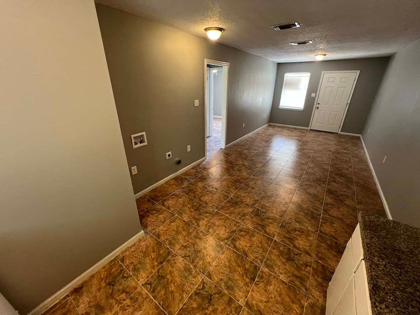Baker Apartment: 5057 Baker Blvd