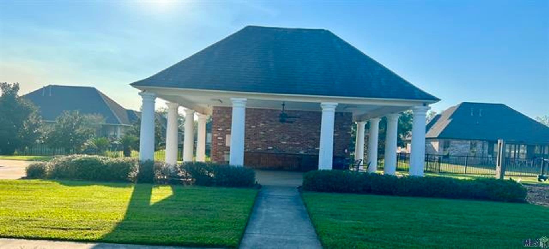 Zachary House: 7335 Oakview Dr.
