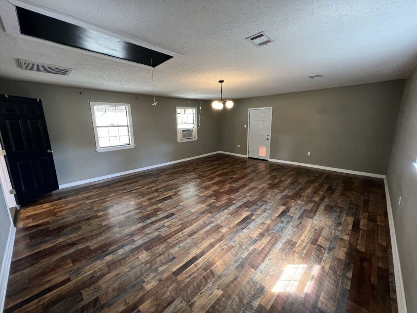 Denham Springs House: 8725 Fairoaks St